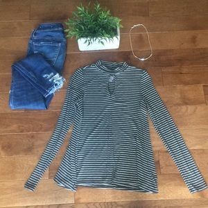 Xs striped keyhole top from American Eagle!